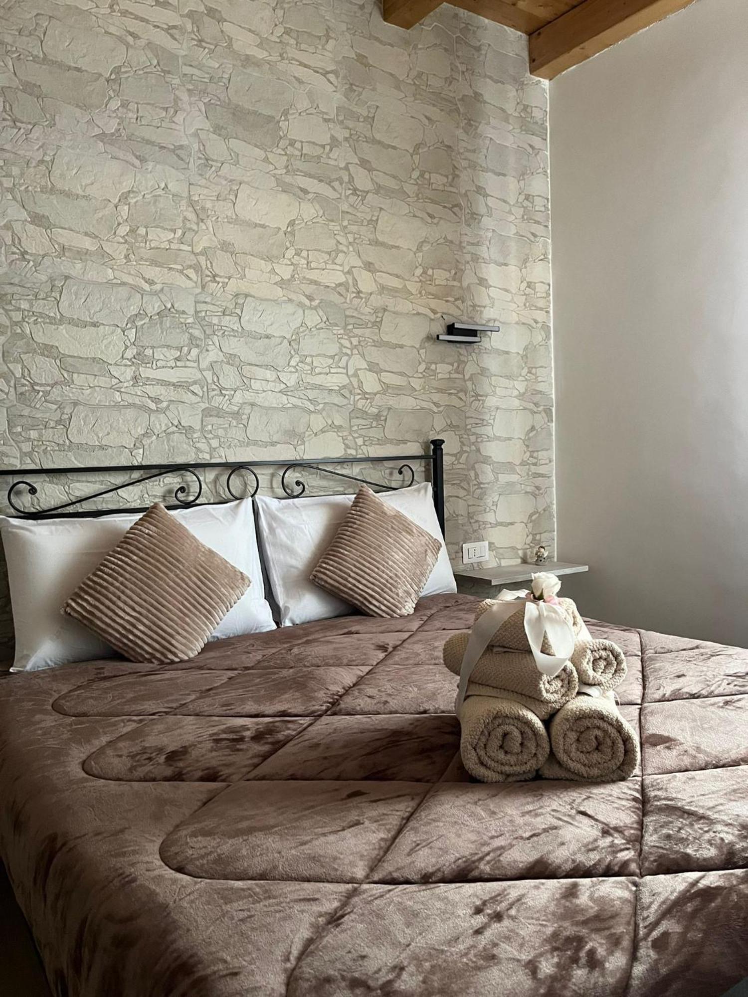 New House Hotel ฟิวมิชีโน ภายนอก รูปภาพ