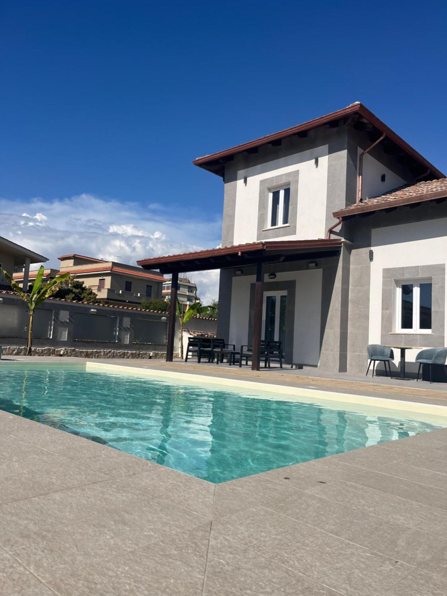 New House Hotel ฟิวมิชีโน ภายนอก รูปภาพ